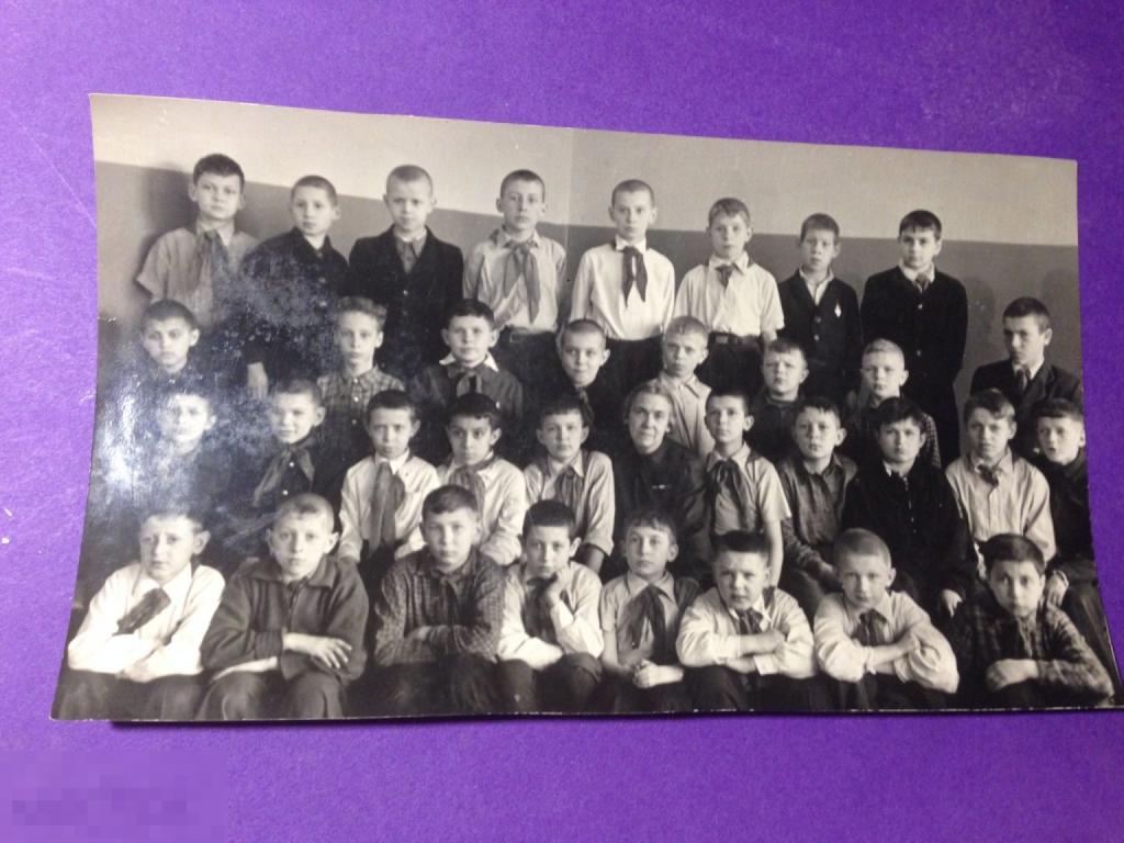 аф8-4г  Коллективное  Дети с педагогом Мальчики пионеры школа   ххх 