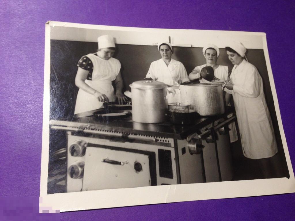 фк51г Повара пищеблок кастрюли плита  ххх 