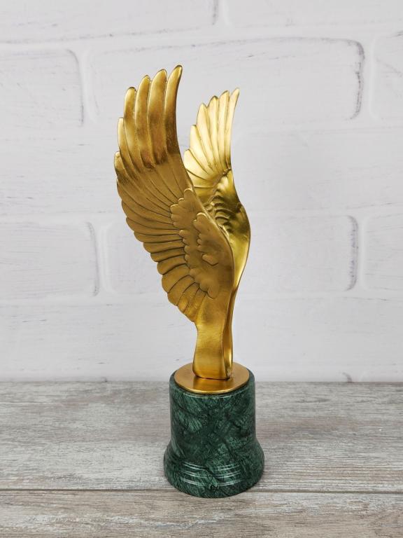 Венская Бронза Крылья Победы  (золотые.) Автор - Milo