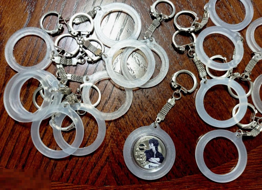 Носи любимую монету около сердца, на связке ключей - Важный аксессуар для монеты (золотистый) 