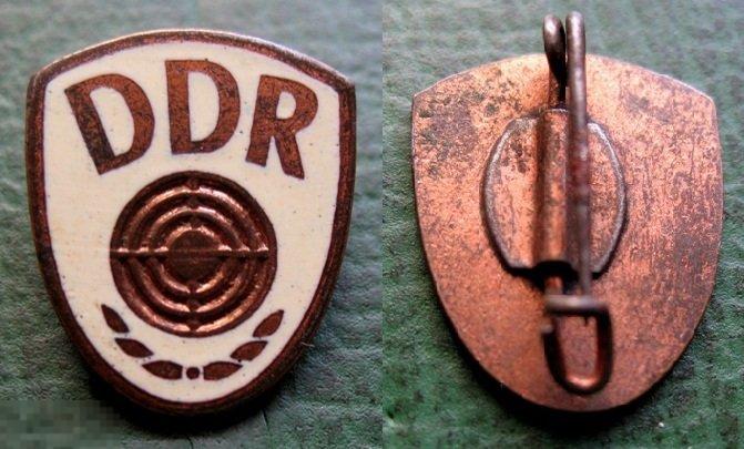 Стрелковый наградной знак ГДР стрельба Schutzen DDR (тяжёлый металл) 