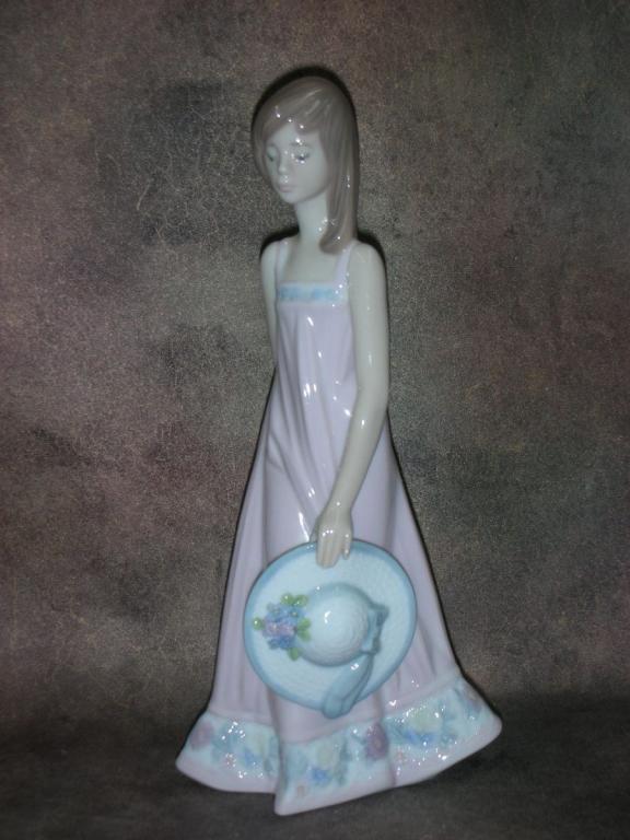 Статуэтка. Фарфор. Девушка Сара. Lladro. Испания.