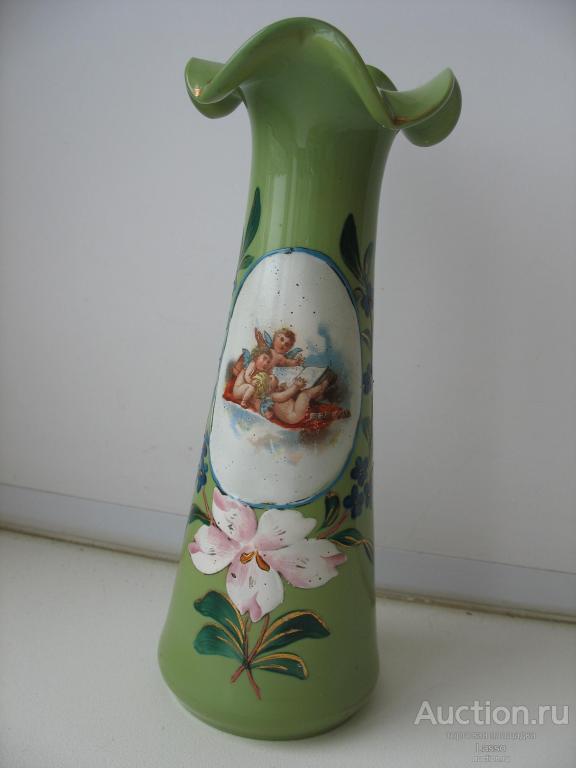 Ваза дореволюционная .Амуры в цветах .  Царская Россия