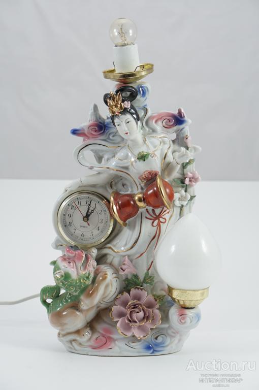 Настольная электрическая лампа с часами 22АБ0319