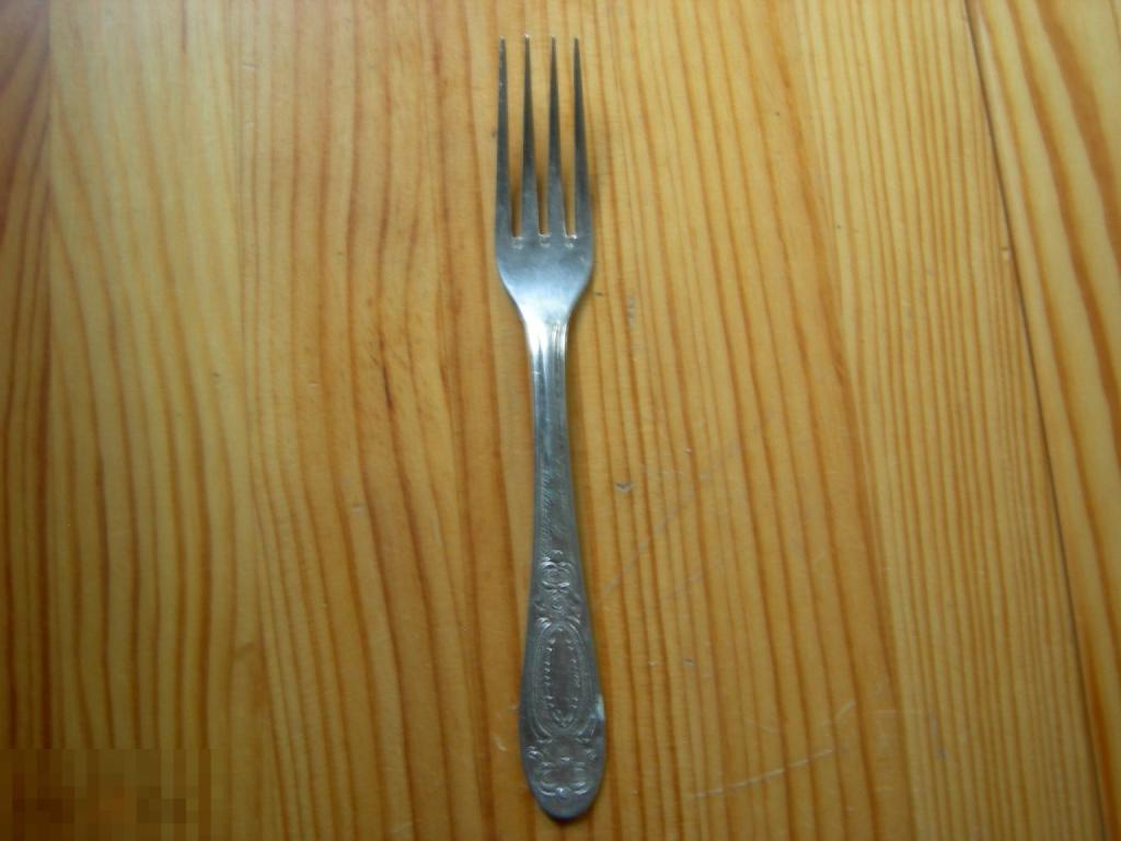 СТАРИННАЯ ВИЛКА В КОЛЛЕКЦИЮ СССР НЕРЖАВЕЙКА КЛЕЙМО  РАЗНОВИДНОСТЬ 