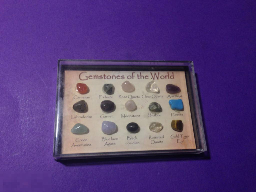 р13с Коробочка-витрина с камнями Gemstones of The World   ххх 