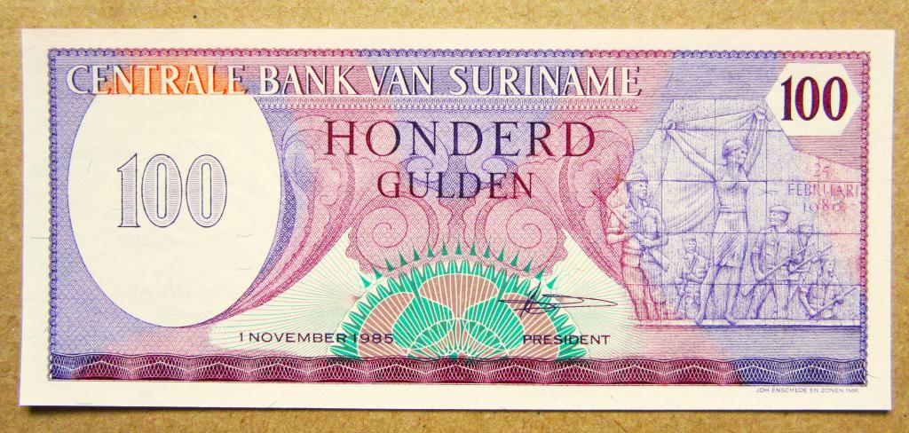 Суринам 100 гульденов 1985 г. UNC