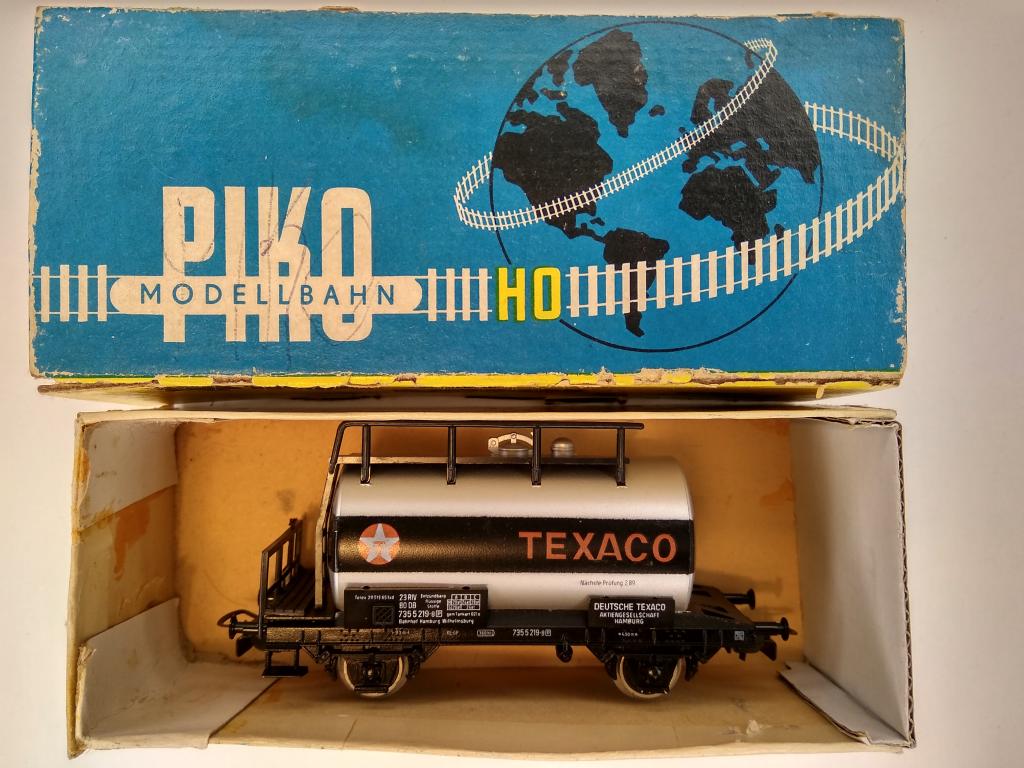 16мм (HO) Piko 2-х осная цистерна Texaco