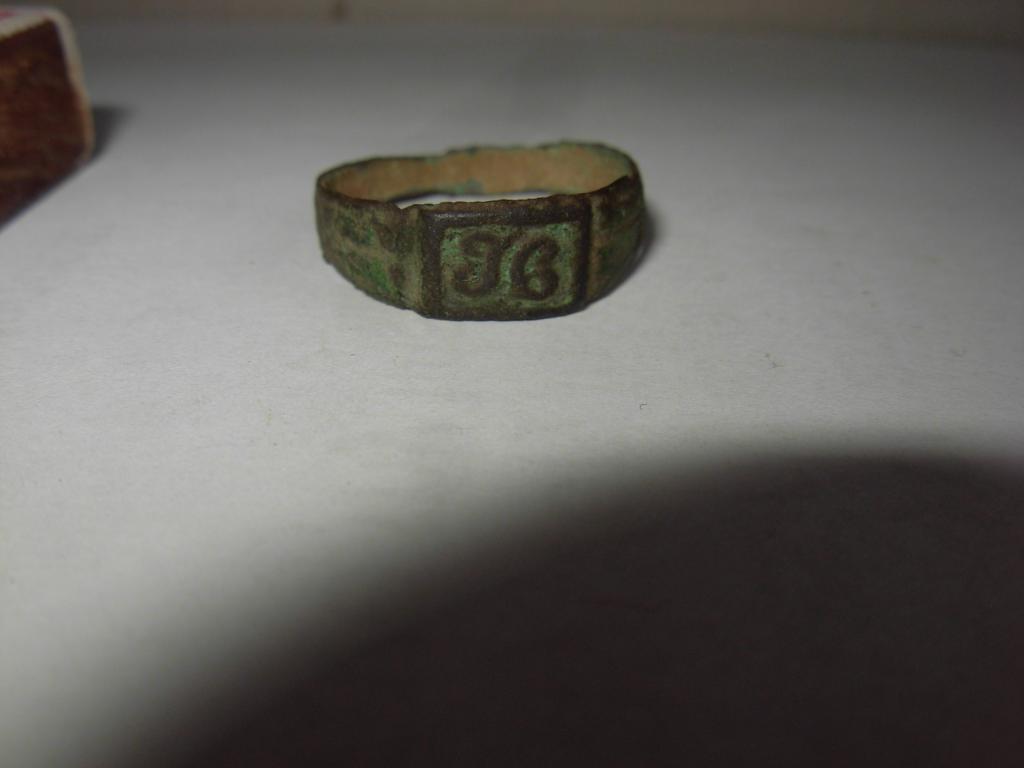 Перстень кольцо старинное колечко , монограмма буквы на щитке , бронза патина 18 - 19 вв