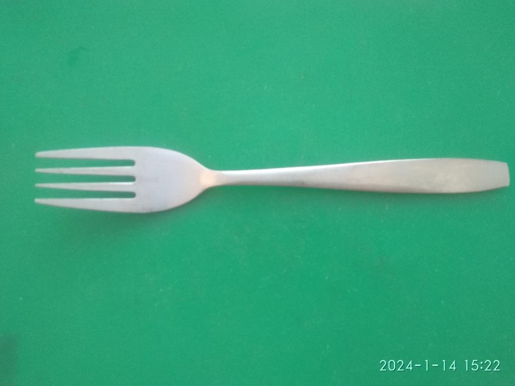 Вилка столовая. Нержавейка. Клеймо STAINLESS. MADE IN SOUTH KOREA. Южная Корея.