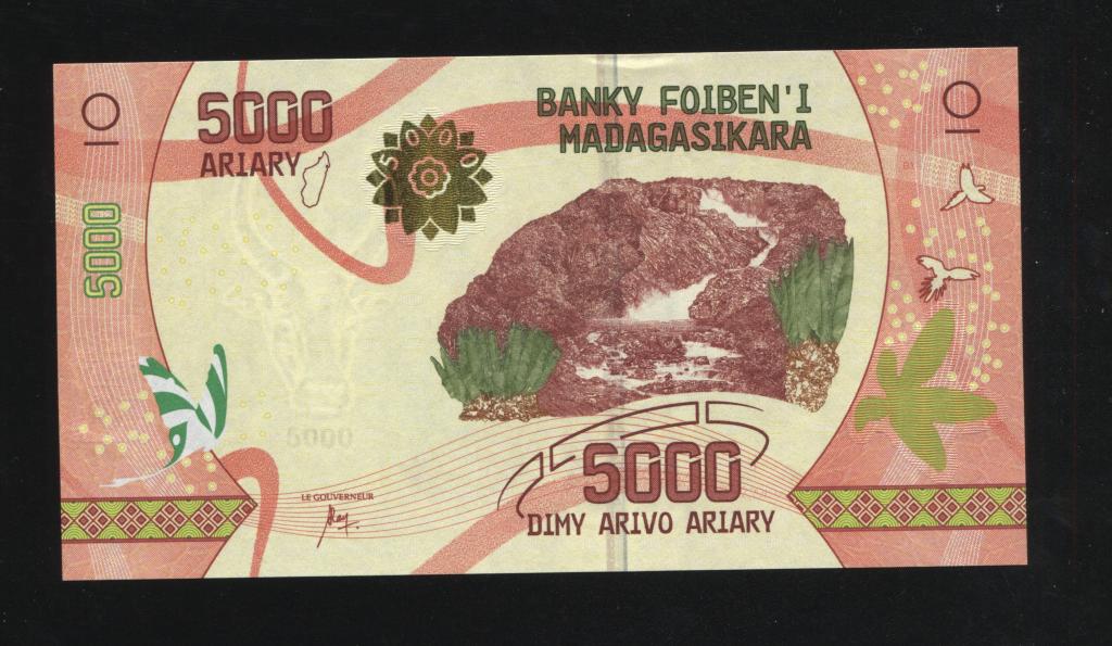 Мадагаскар 5000 ариари 2017 295 UNC пресс