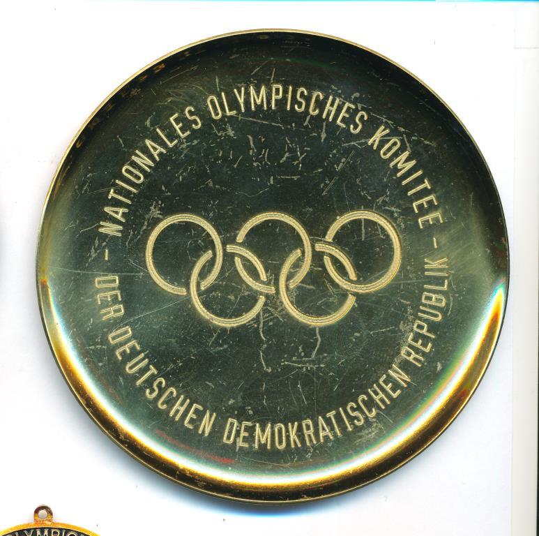 Германия ГДР Медаль Плакета наградная Олимпийского комитета ГДР позолота D-102мм толщина 2мм