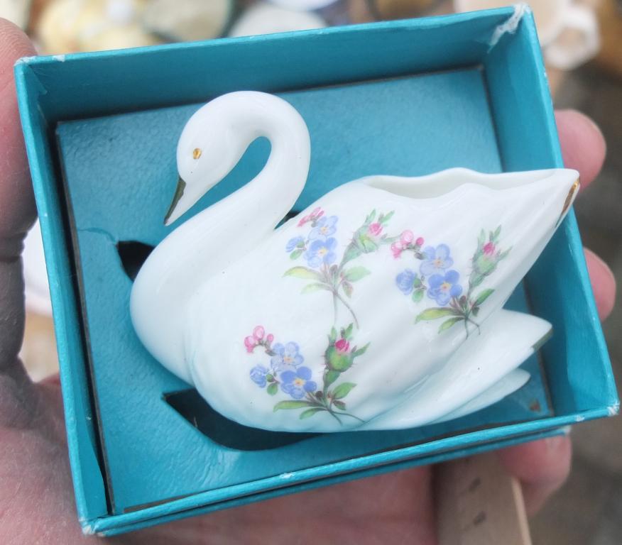 фарфоровая статуэтка Лебедь на пруду, коллекционный фарфор Англия