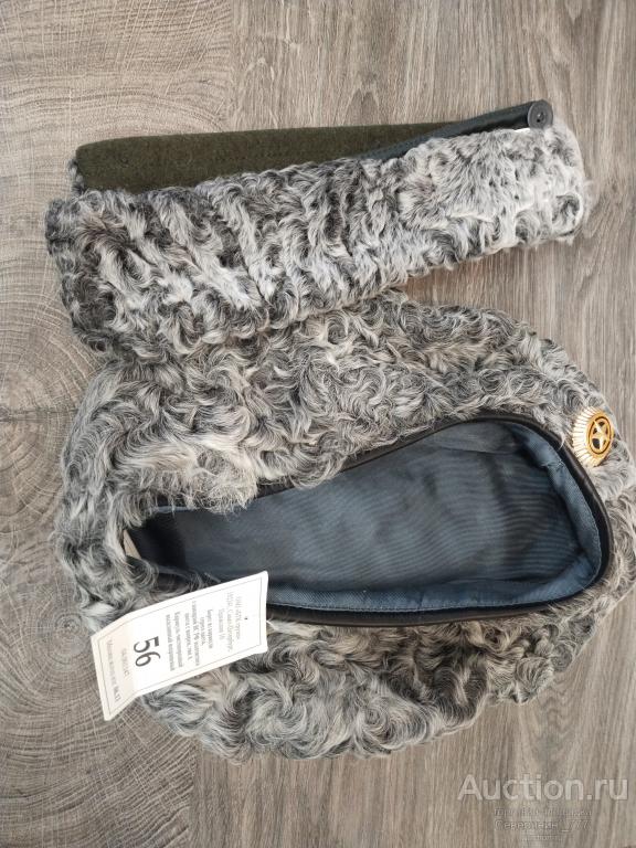 Берет женский зимний каракулевой и воротник 