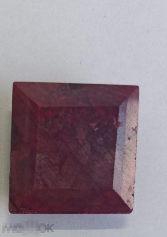 Натуральный рубин 13,7 грамма (около 68,5 карат) 