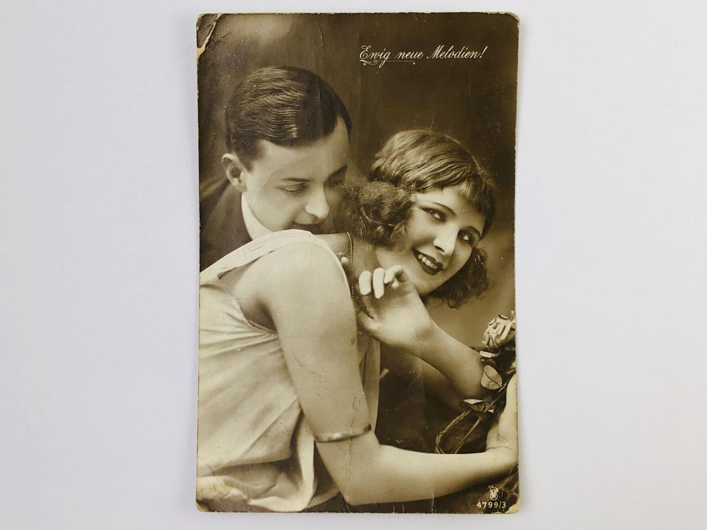 Ewig neue Melodien! (Вечно новые мелодии!) Счастливая парочка. Подписаная. Открытка. 1920-1940