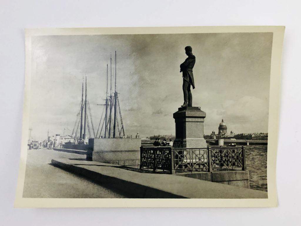 Ленинград. Памятник русскому мореплавателю Крузенштерну. Открытка. 1954. Ленфотохудожник