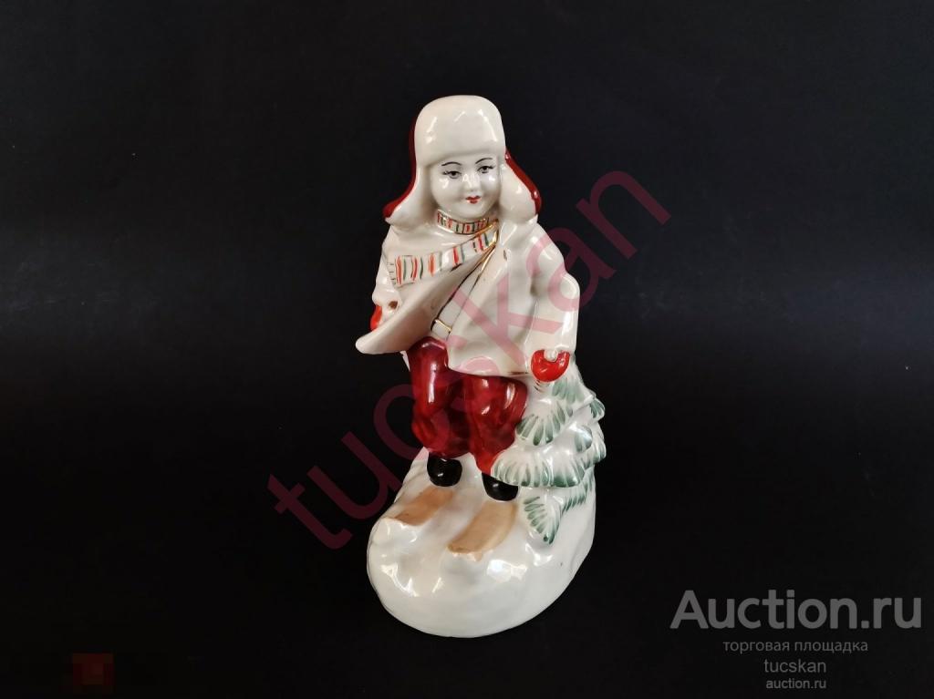 Статуэтка фарфор СССР Мальчик на лыжах ЗХК 