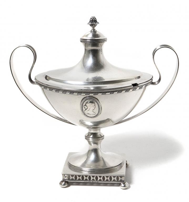 Серебряная ваза для варенья (сахарница).  Швеция, 1914 год