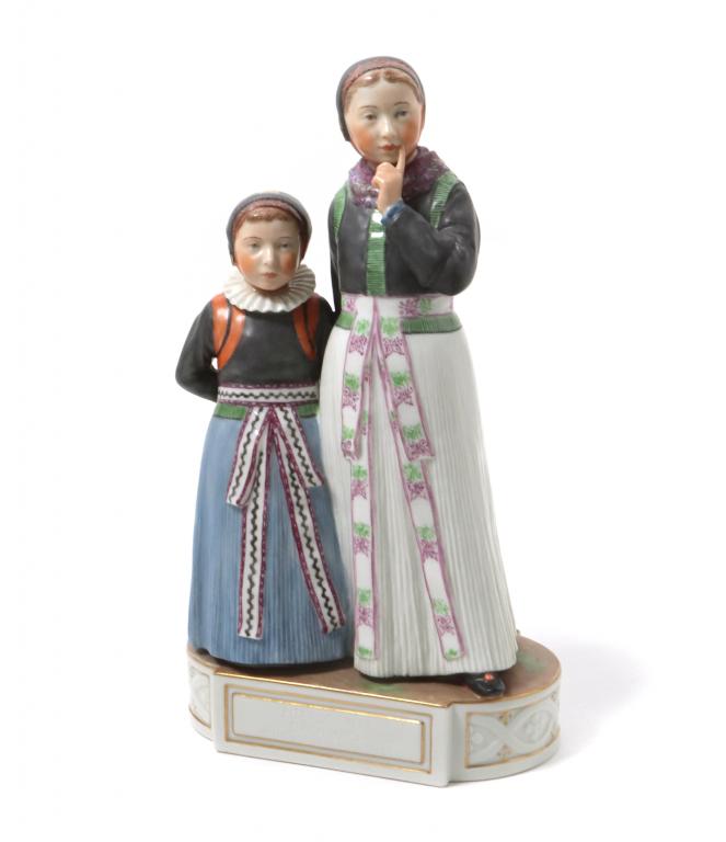 Фарфоровая фигура "Амагерские дети". Royal Copenhagen
