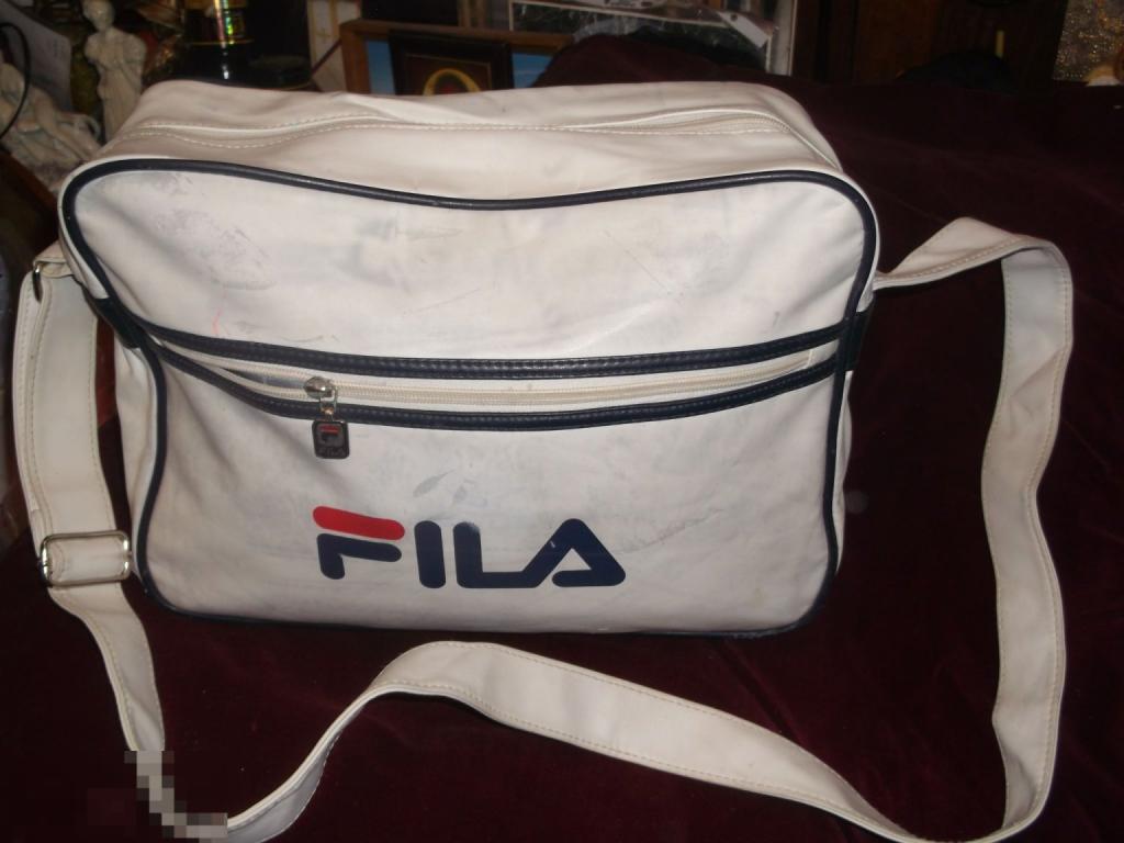 сумка фирменная спортивная FILA Италия 