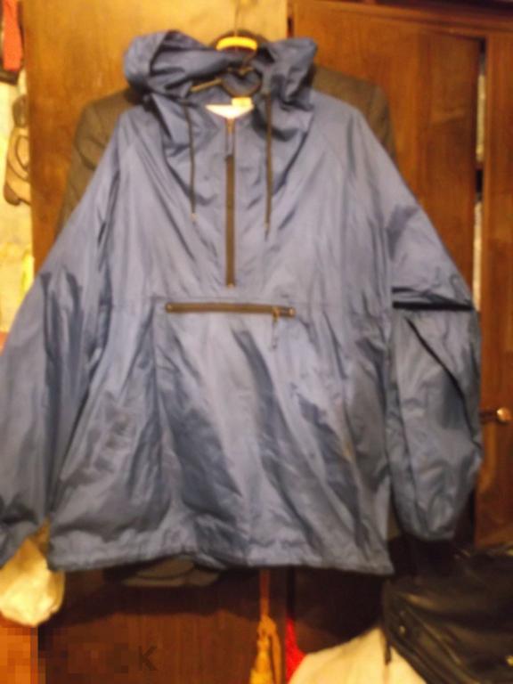 ветровка  фирменная спортивная с капюшоном  Германия 