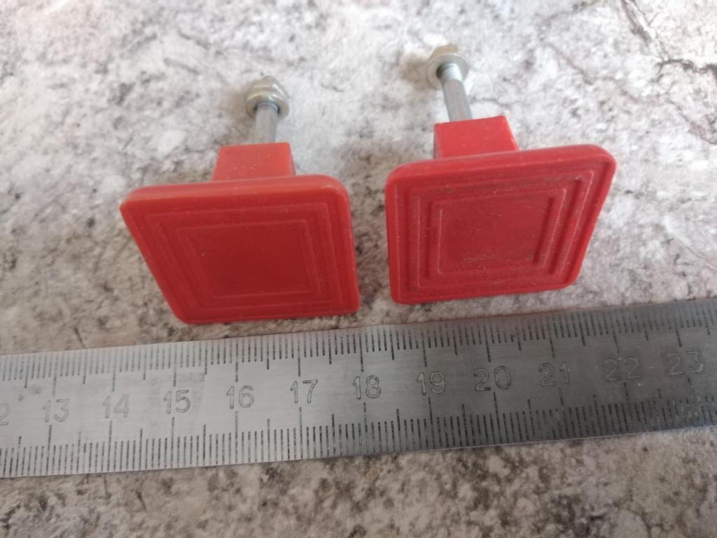 2 шт. Одним лотом. Ручки для мебели. СССР.