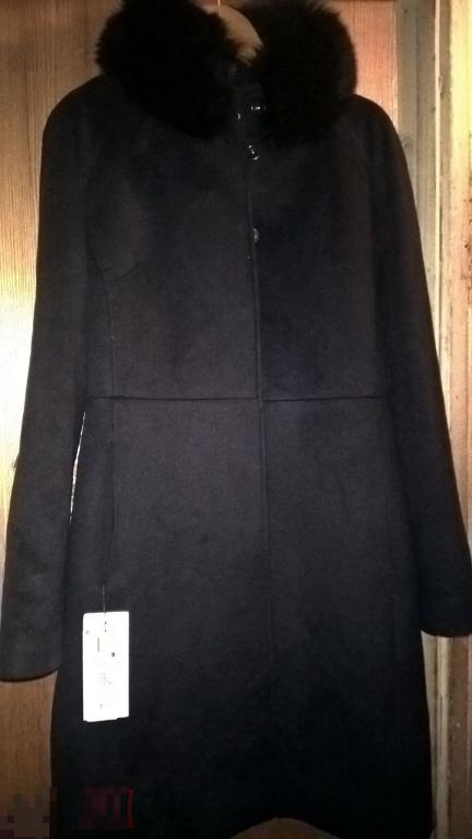 пальто с черным песцом фирменное кашемир Франция 