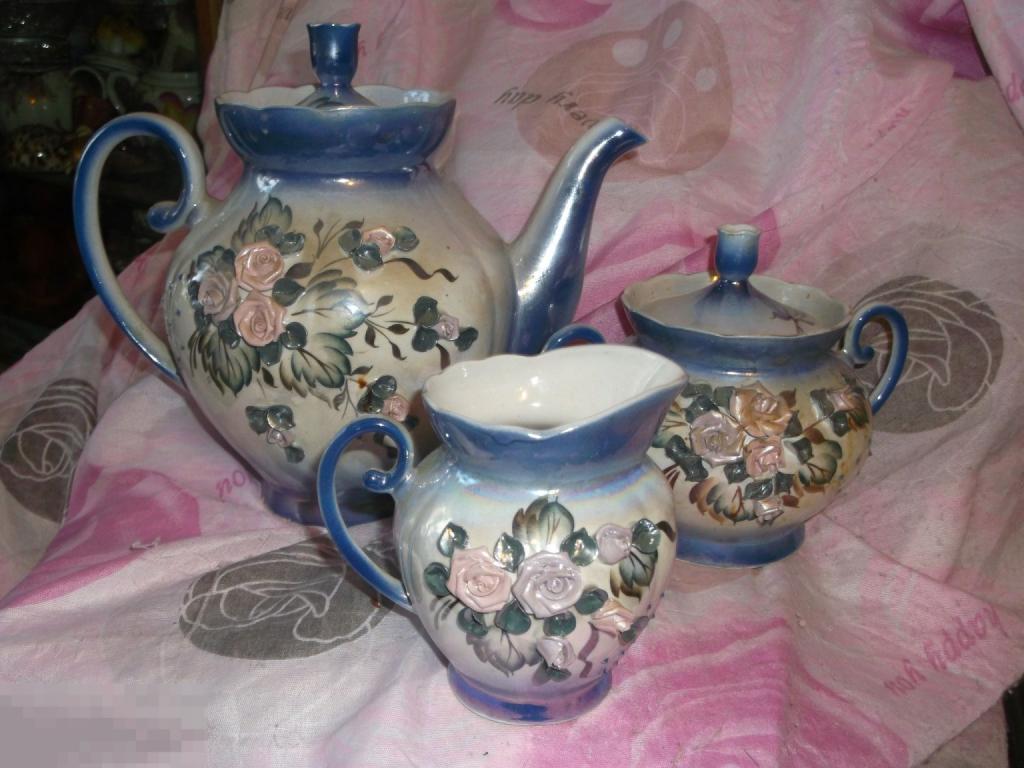 Чайник сахарница и сливочник фарфор обхемный