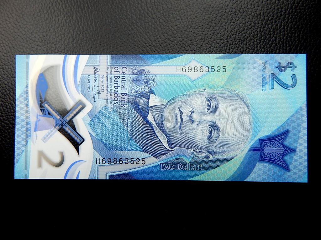 Бона 2 доллара 2022 года серии "Н" Барбадос Полимер UNC