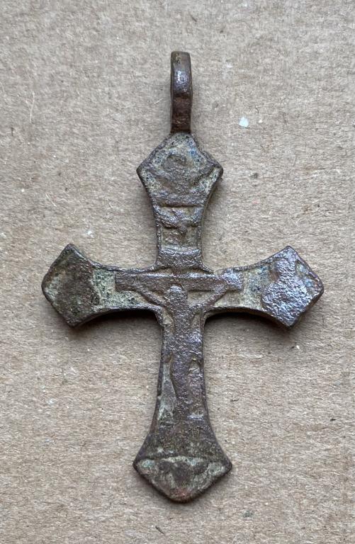 НАТЕЛЬНЫЙ КРЕСТИК С РАСПЯТИЕМ 18-19 Века. 44
