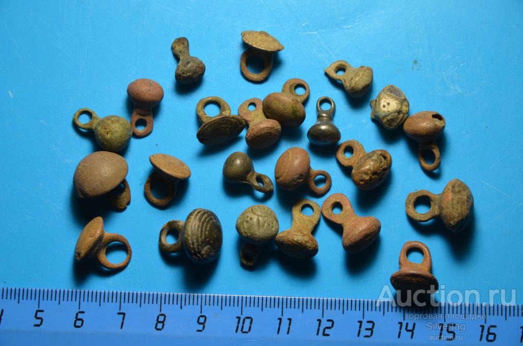 Лот из 23 пуговиц-гирек