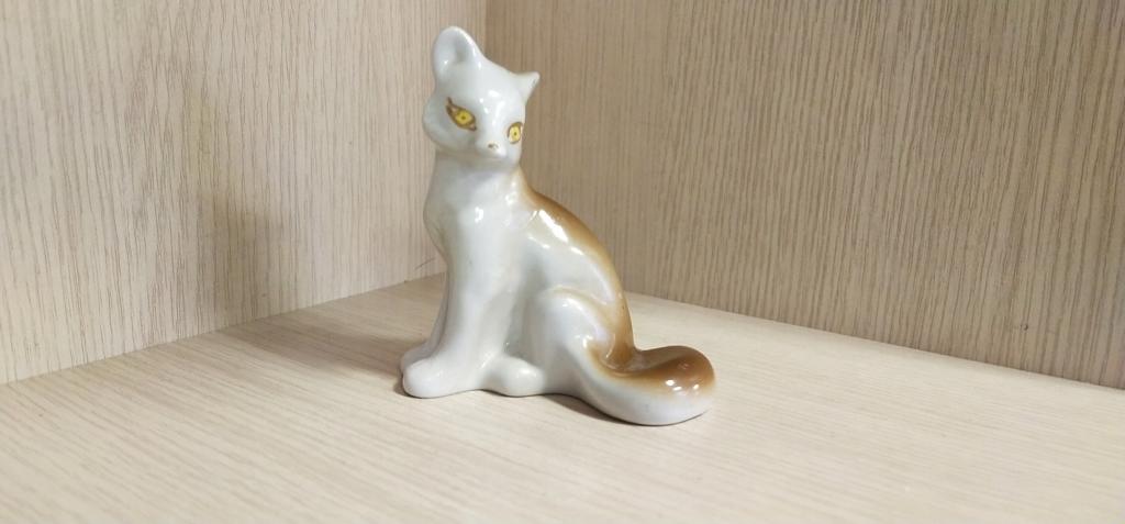 Фарфоровая фигурка "  Лиса   " .  СССР. Полонное.