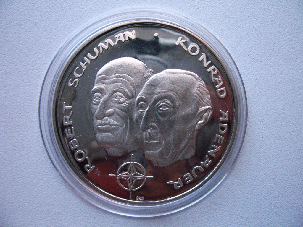 Медаль 1975 года Десятый талер Европы Шуман Аденауэр Германия серебро Proof RRR