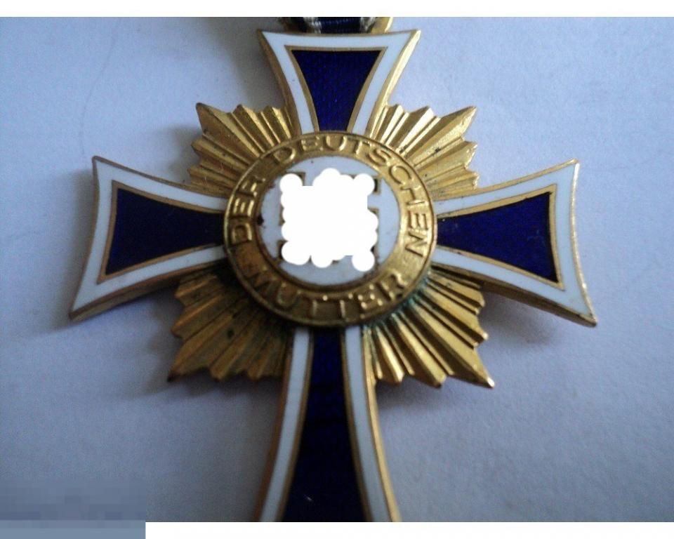 ПОЧЁТНЫЙ КРЕСТ НЕМЕЦКОЙ МАТЕРИ 1 СТЕПЕНИ в золоте!!!(оригинал) 