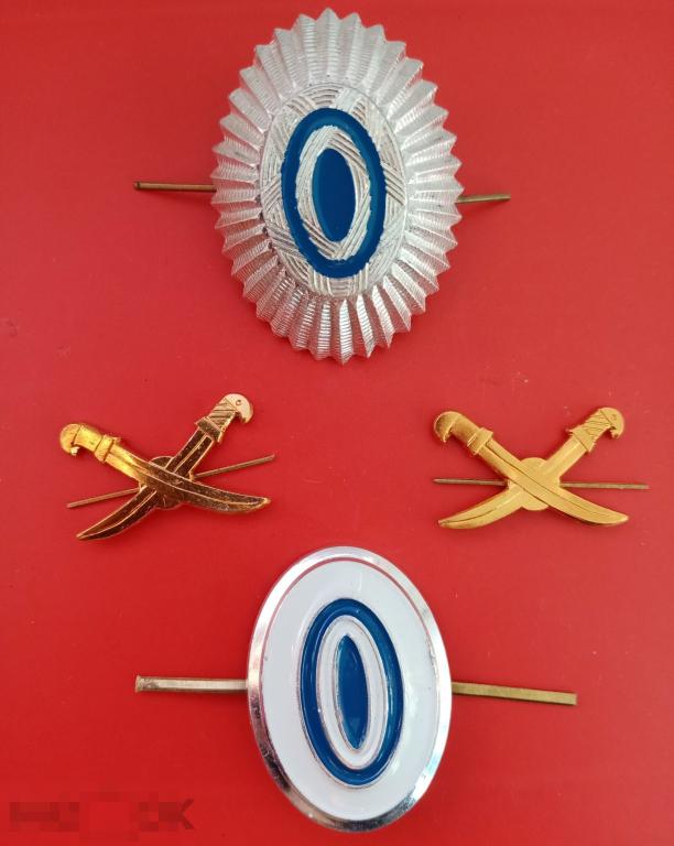 Кокарда казачья офицерская РФ. Голубой фон, Кокарда казачья рядового РФ. Сабельки 