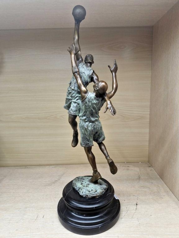 Баскетболисты 638 (цвет). Бронза. Спорт. Статуэтка.