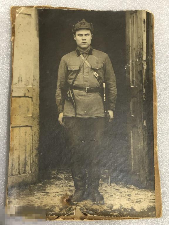 Фото Военный РККА, шашка, буденовка, форма 
