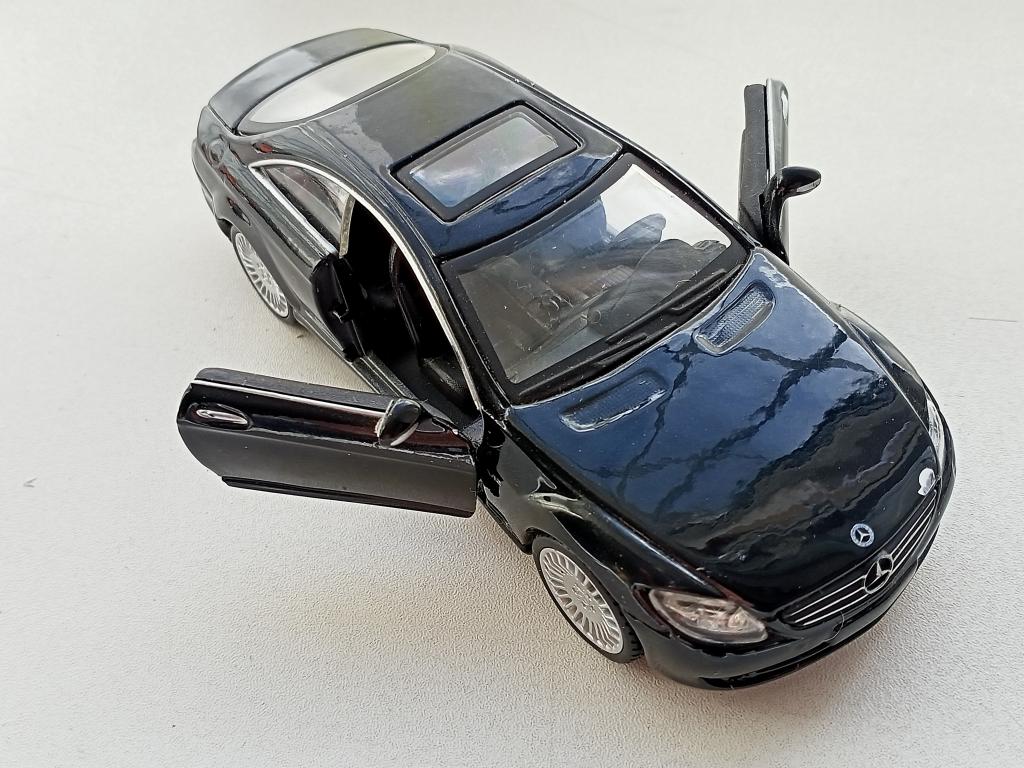 Модель Автомобиля MERSEDES CL 550 Масштаб 1:32 Китай Распродажа Коллекции