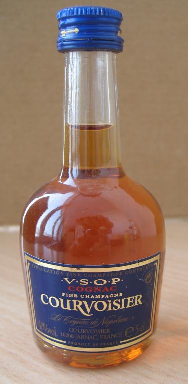 Мини - бутылочка, Коньяк "COURVOISIER" VSOP, стекло / 0,05 л - 50 мл