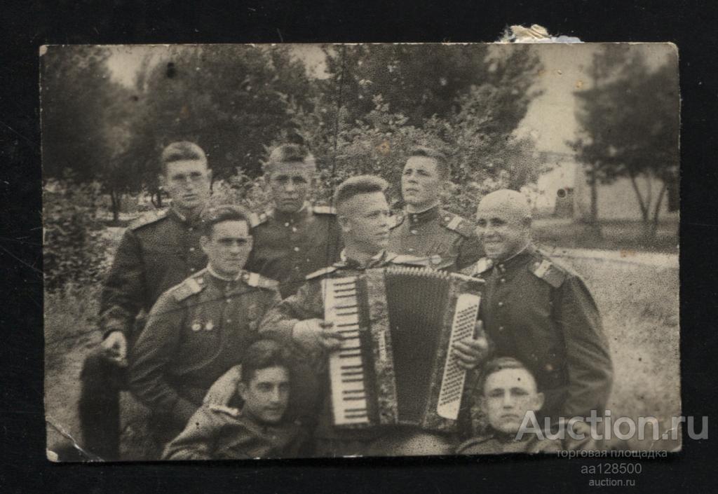 фото гармонь солдаты старшины р-р 90х59 мм