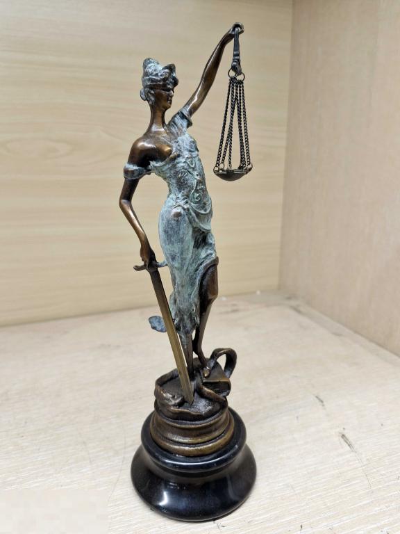 Фемида - богиня правосудия (малая, зеленая) 261. Бронза. Статуэтка.