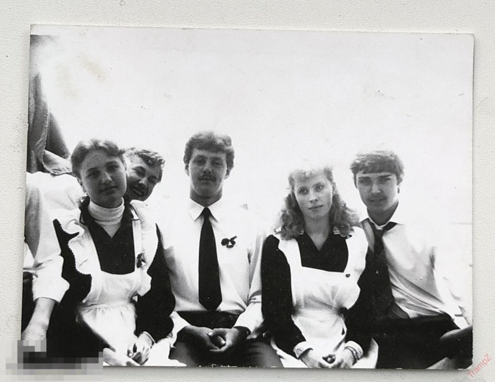 Фотография школа выпускники молодежь парни девушки школьники школьницы ученики #91 