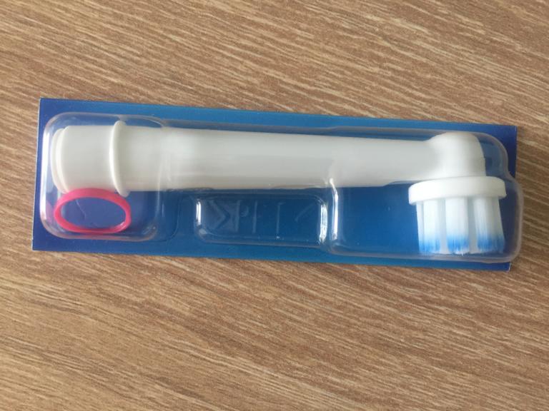 Насадка на электрическую зубную щетку Oral-B