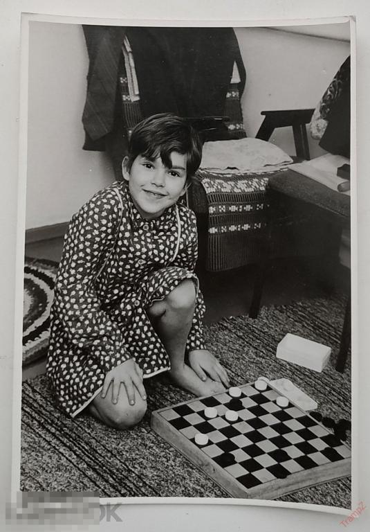 Фотография девочка в платье, игры, шашки #39* 