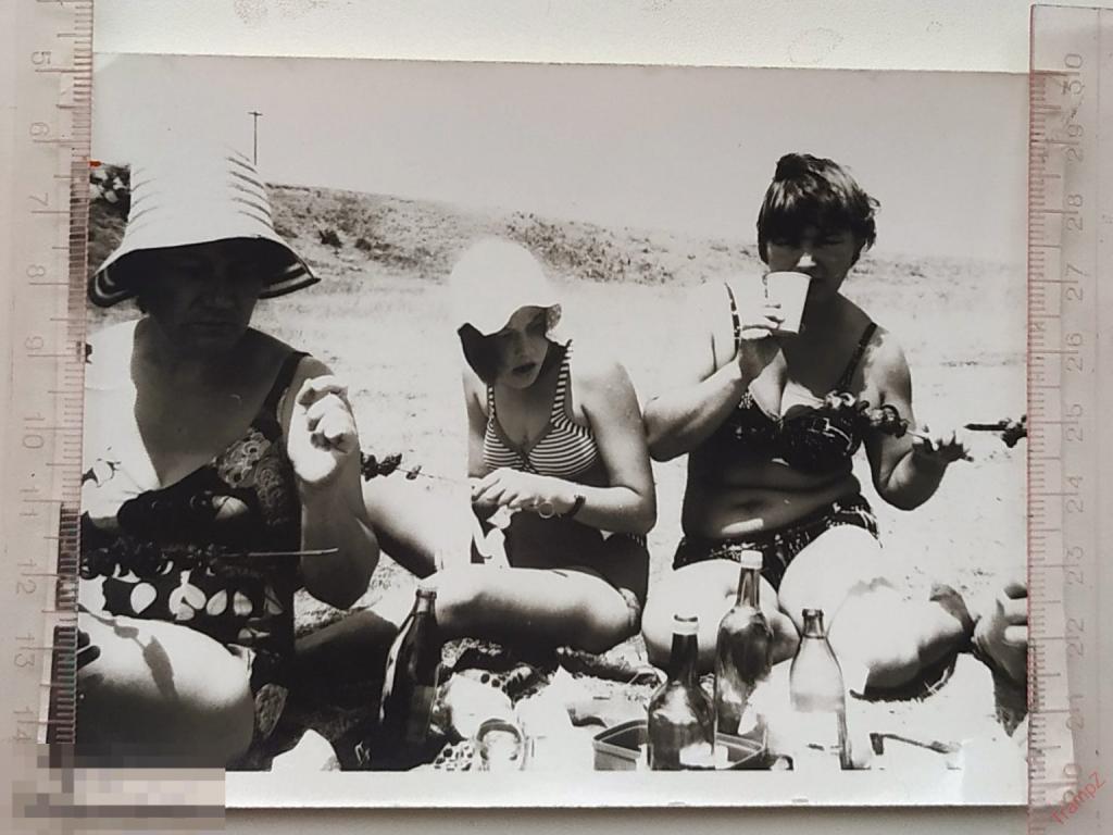 Фотография женщина девушка в купальнике, отдых на море, шашлыки #95 