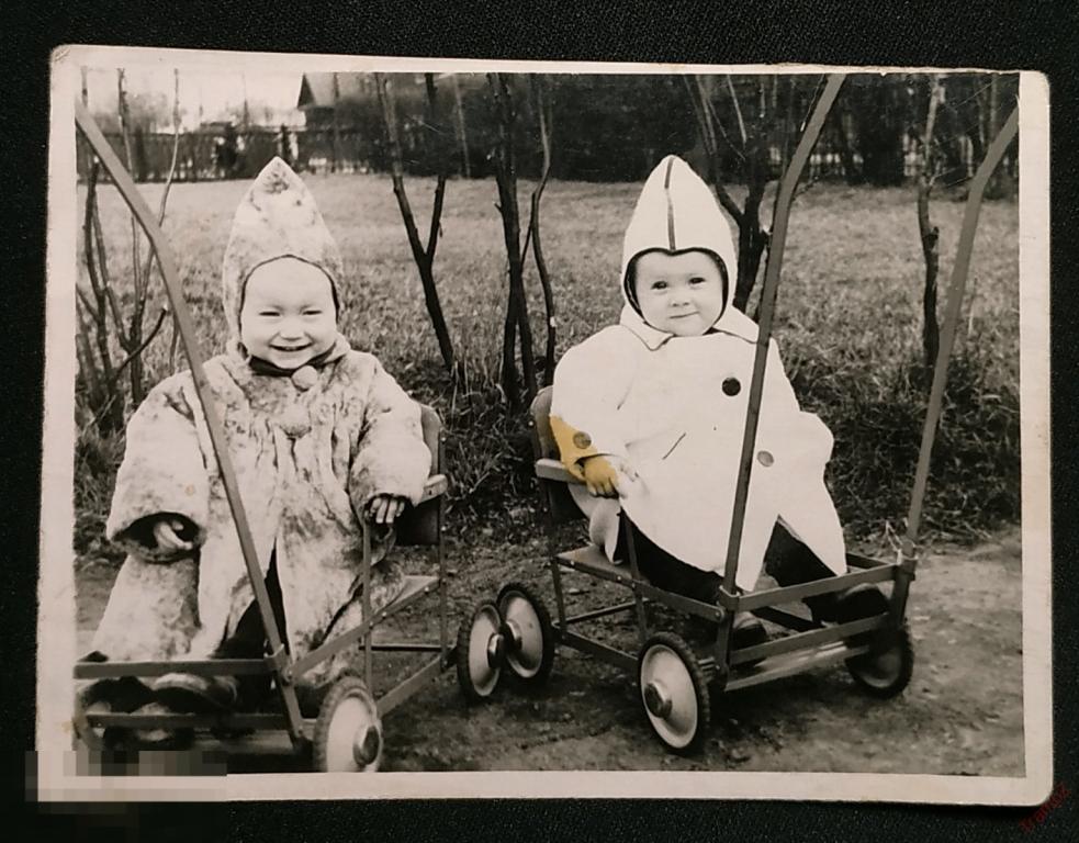 Фотография дети мальчик и девочка, одежда мода, детская коляска #94* 