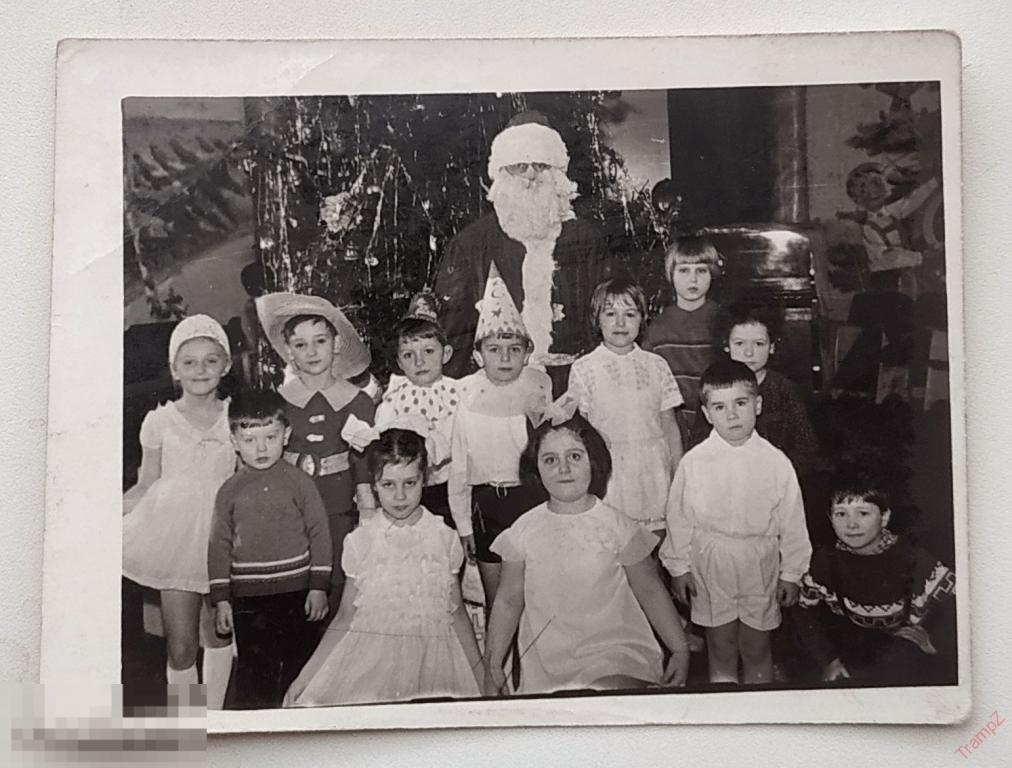 Фотография Новый год утренник в детском саду. Дед Мороз новогодние костюмы #96 