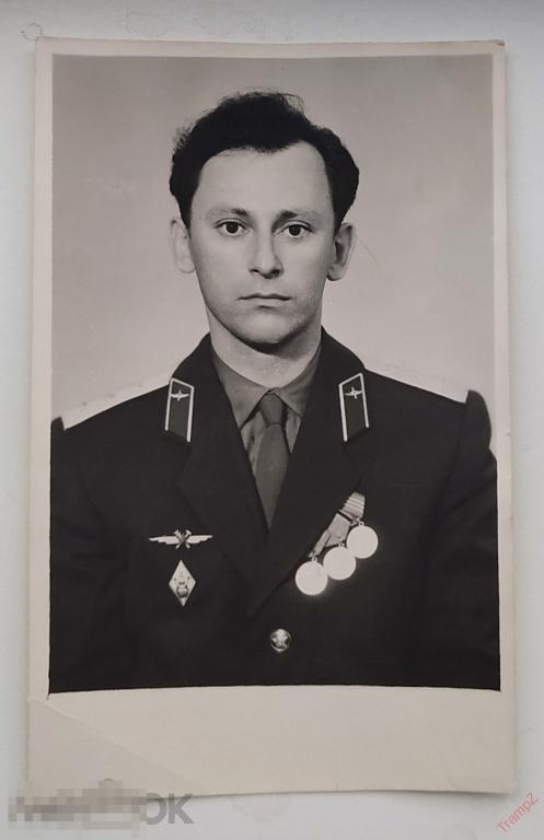 Фотография военнослужащий офицер капитан награды знак ИАС ВВС ромб авиация петлицы эмблемы #98* 