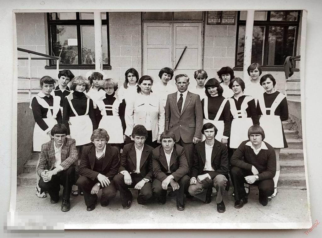 Фотография школа ученики школьники школьное платье форма молодежь парни девушки #108 